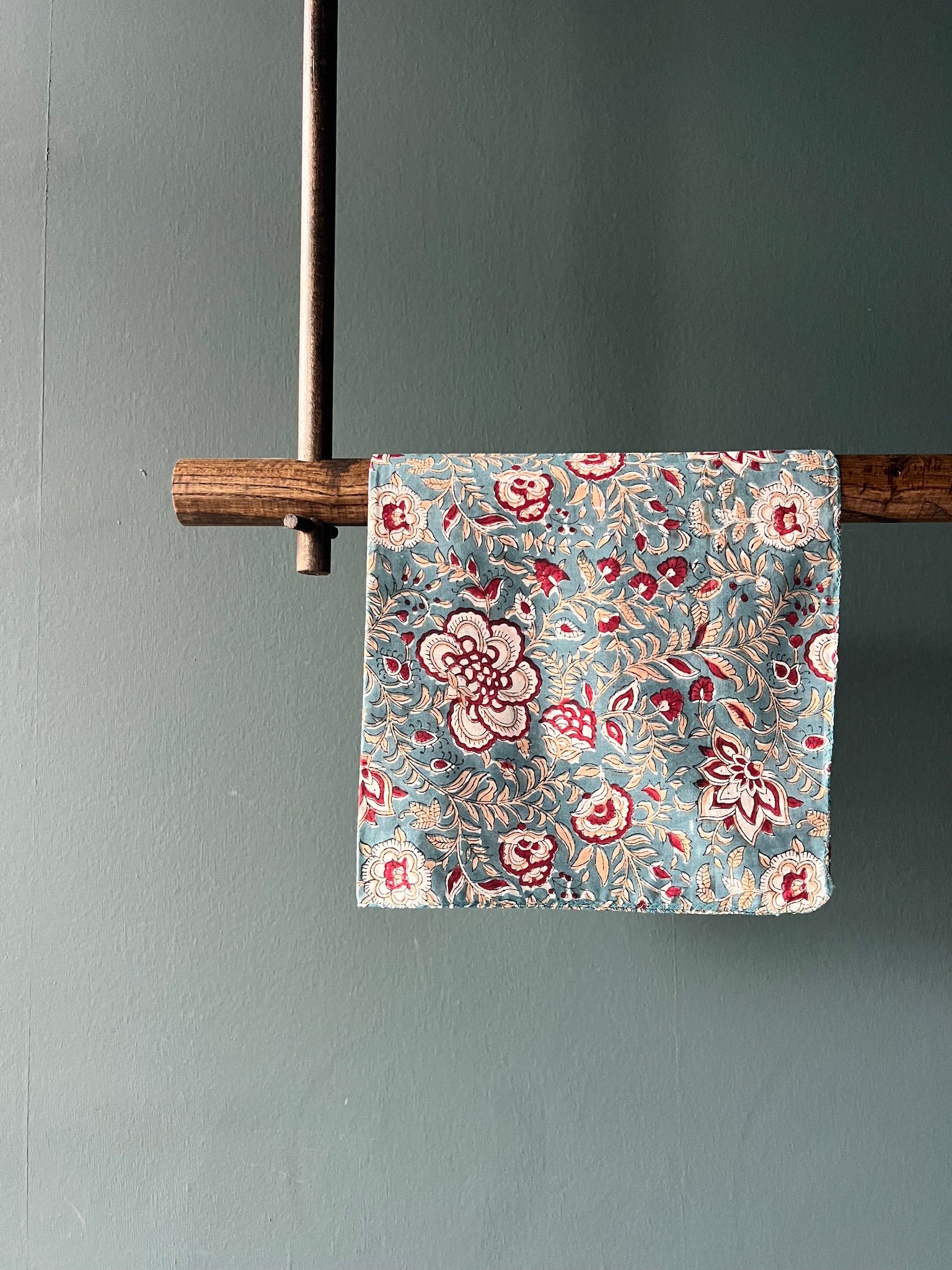 Napkin Blue/Red Floral | Blue/Red Floral