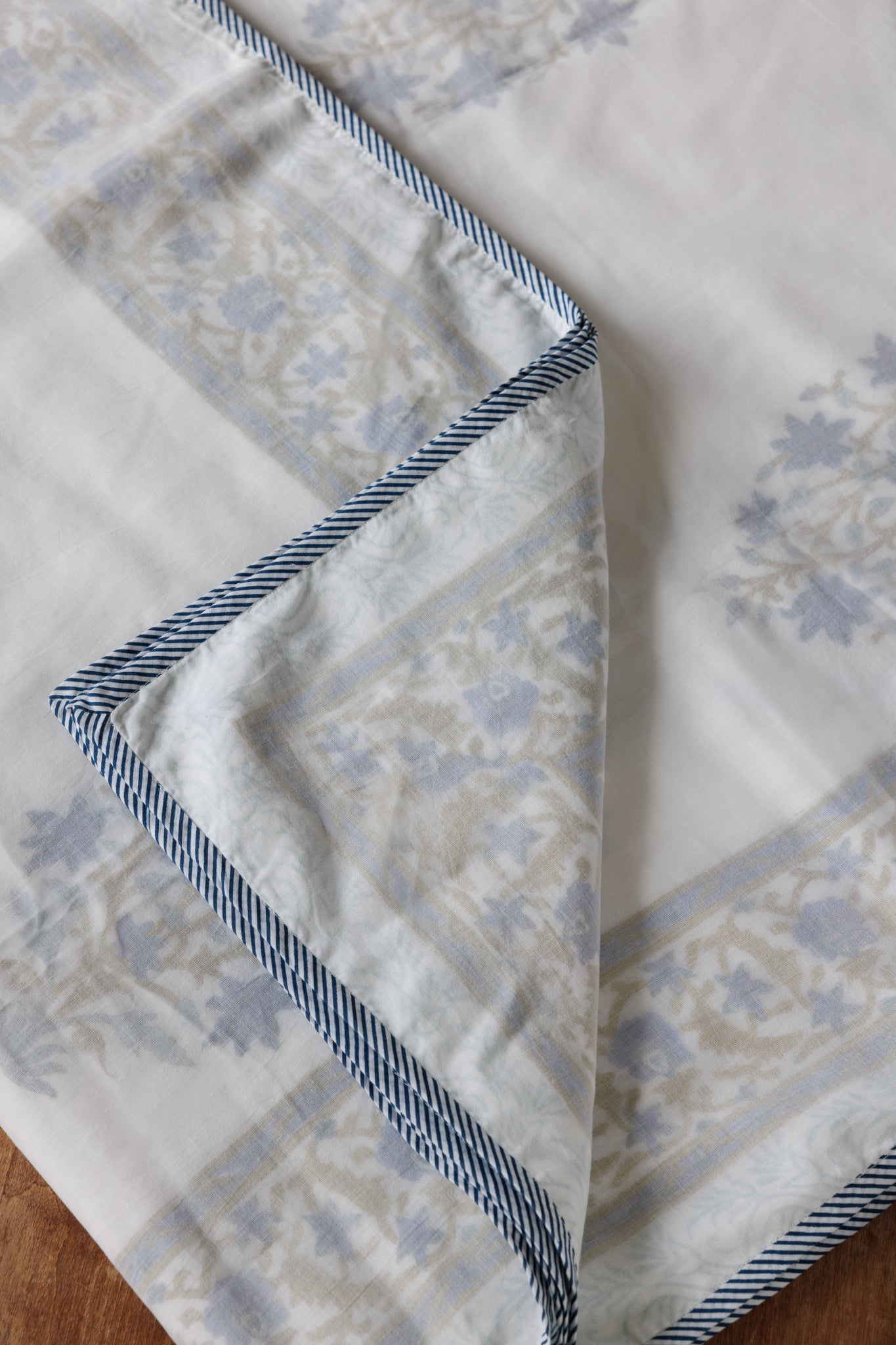 Muslin Dohar Throw Blanket, handmade in India.