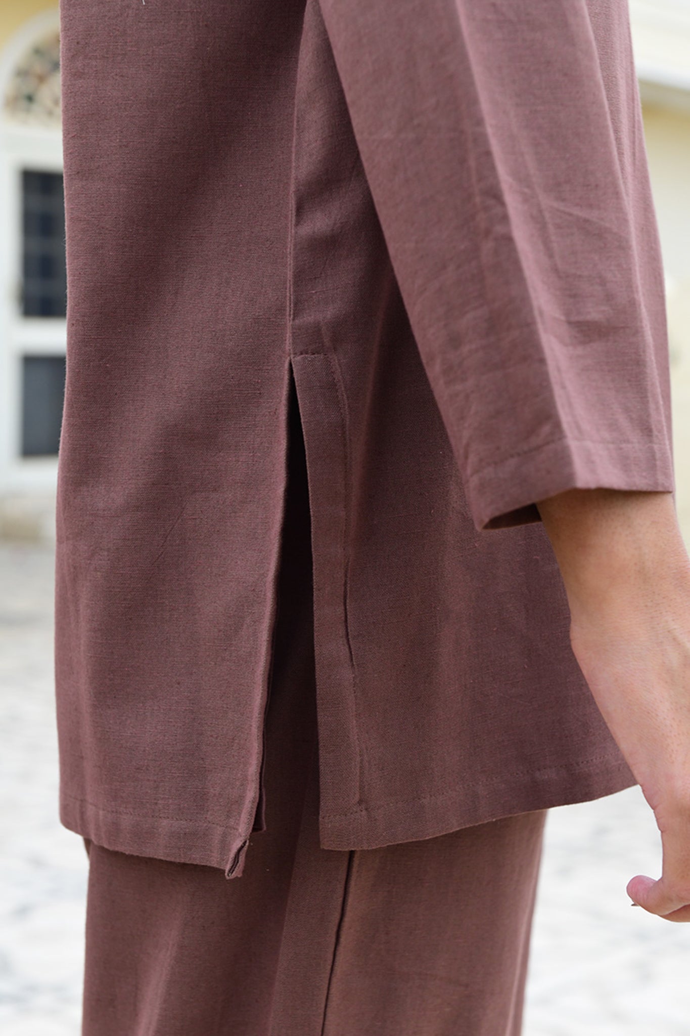 Handloomed cotton pant and tunic loungewear set made in India. | dark earth