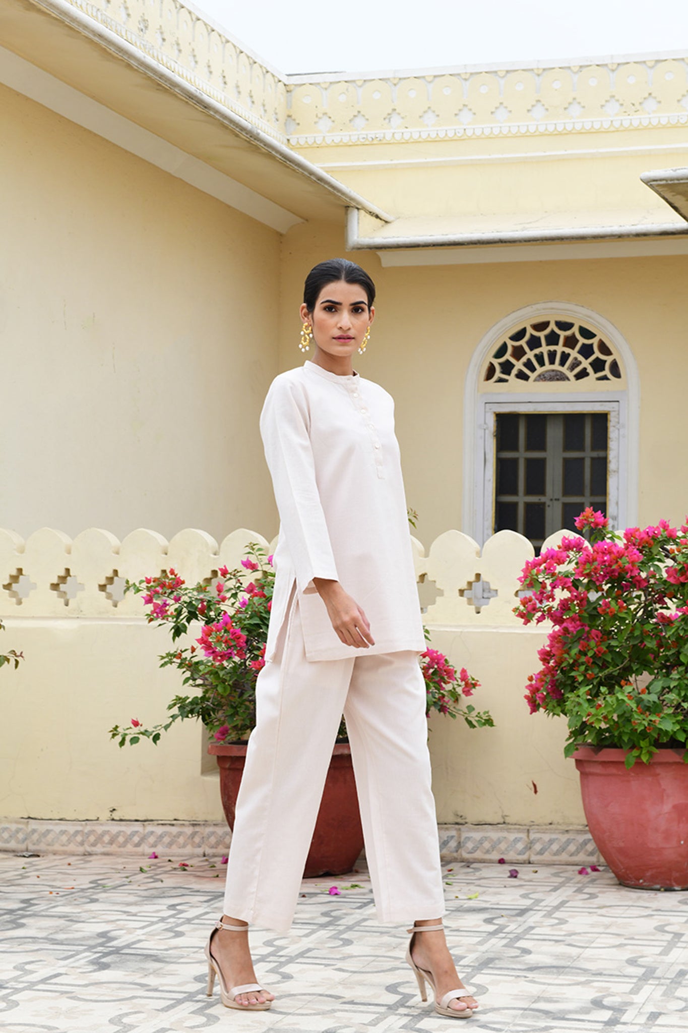 Handloomed cotton pant and tunic loungewear set made in India. | coconut